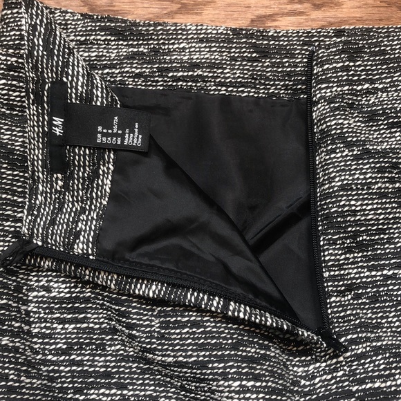 H&M Skirt - Picture 6 of 6
